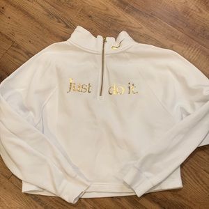 Nike sweatshirt sz Medium.